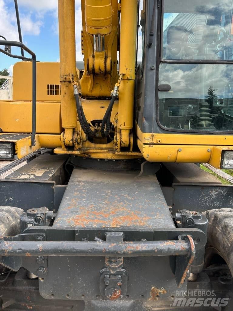 Komatsu PW 170 ES-6K 轮式挖掘机
