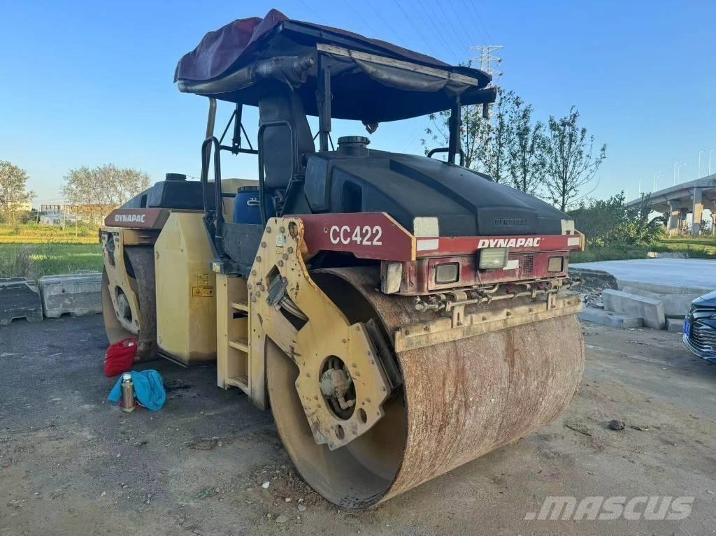 Dynapac CC422 双轮压路机