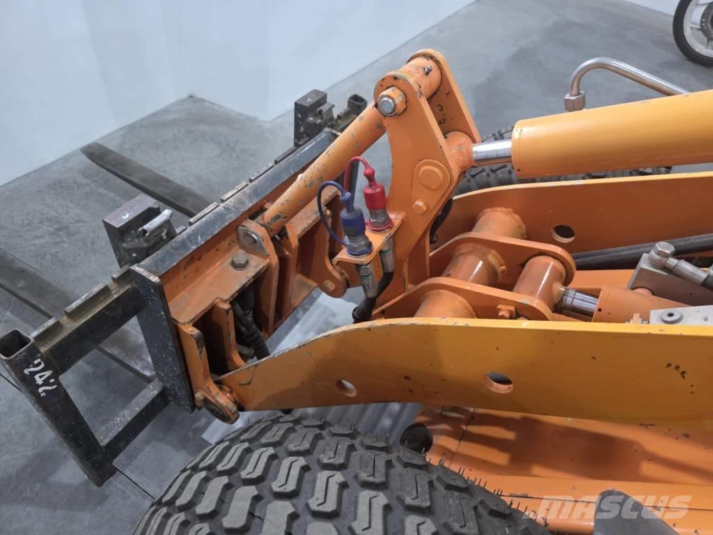 Knikmops KM 130 小型装载机