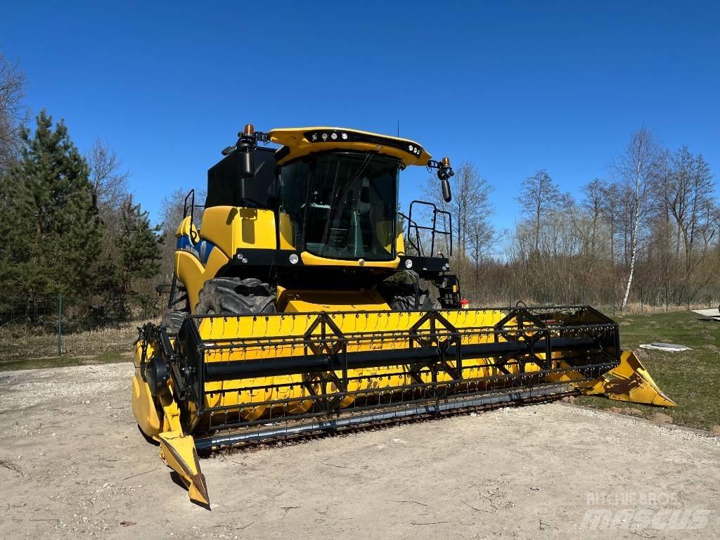 New Holland CX 6.80 联合收割机