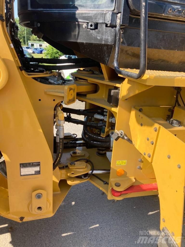 CAT 926M 轮式装载机
