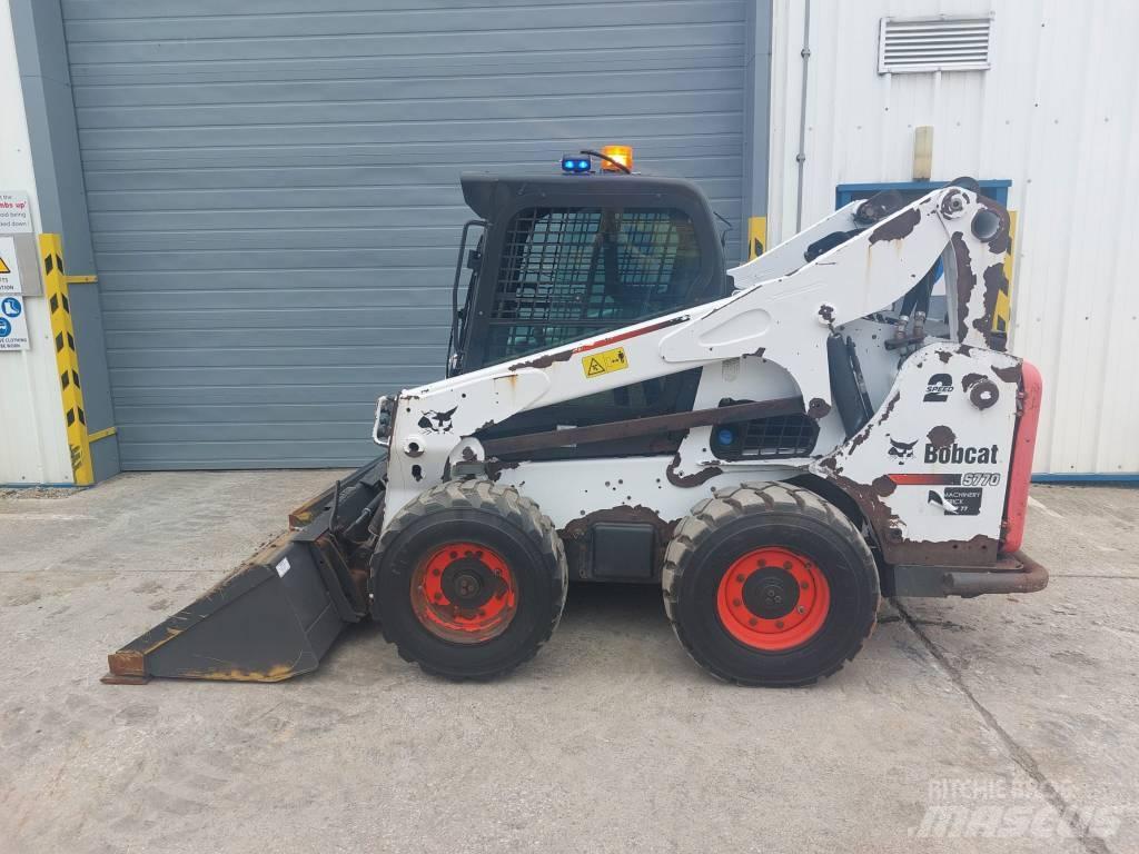Bobcat 377 滑移装载机