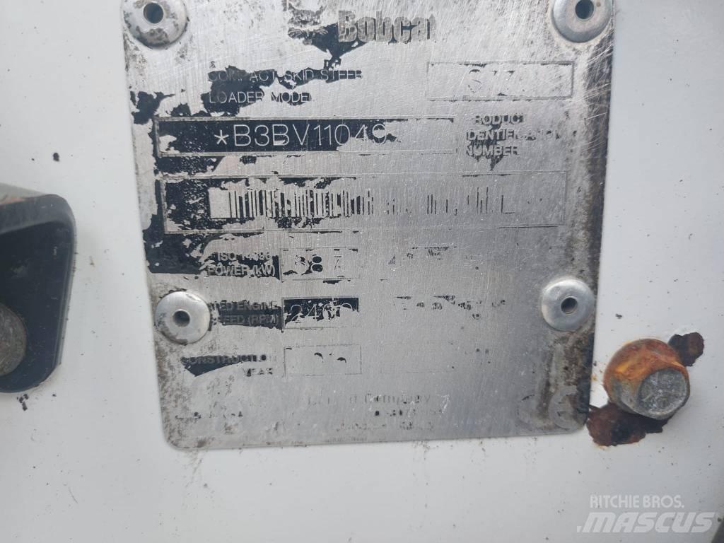 Bobcat 377 滑移装载机