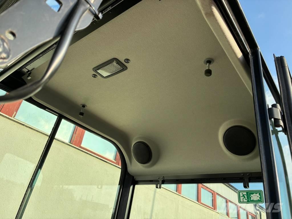 JCB 19 C-1 小型挖掘机