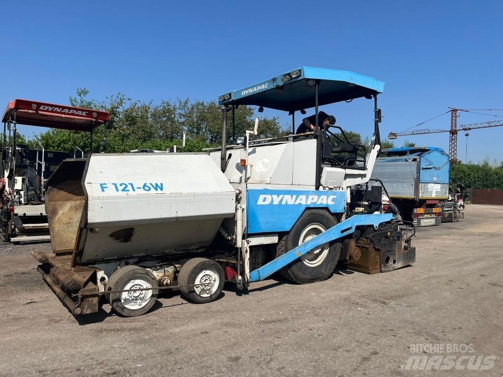 Dynapac F 121-6W 沥青摊铺机