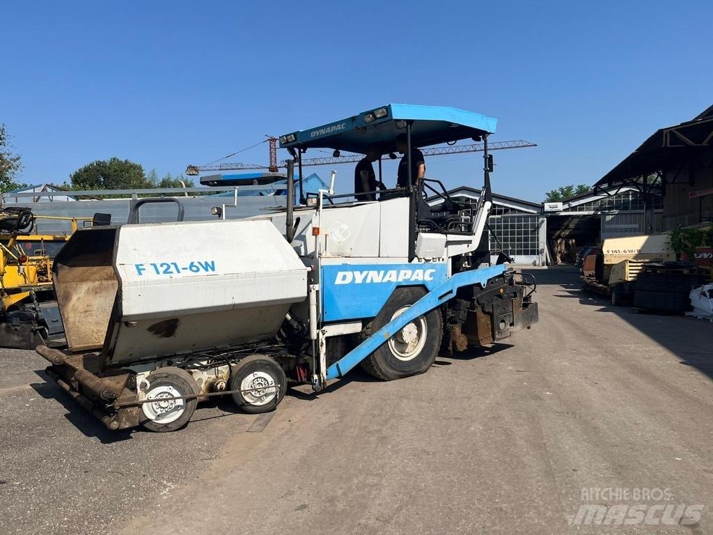 Dynapac F 121-6W 沥青摊铺机