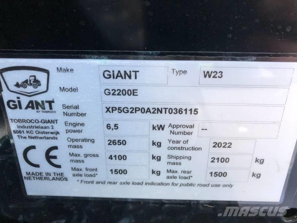 GiANT G 2200 E 多功能装载机