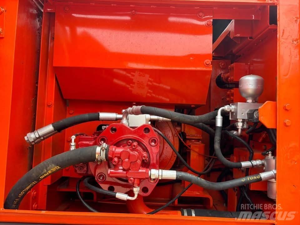 Doosan DX 225 LCA 履带挖掘机