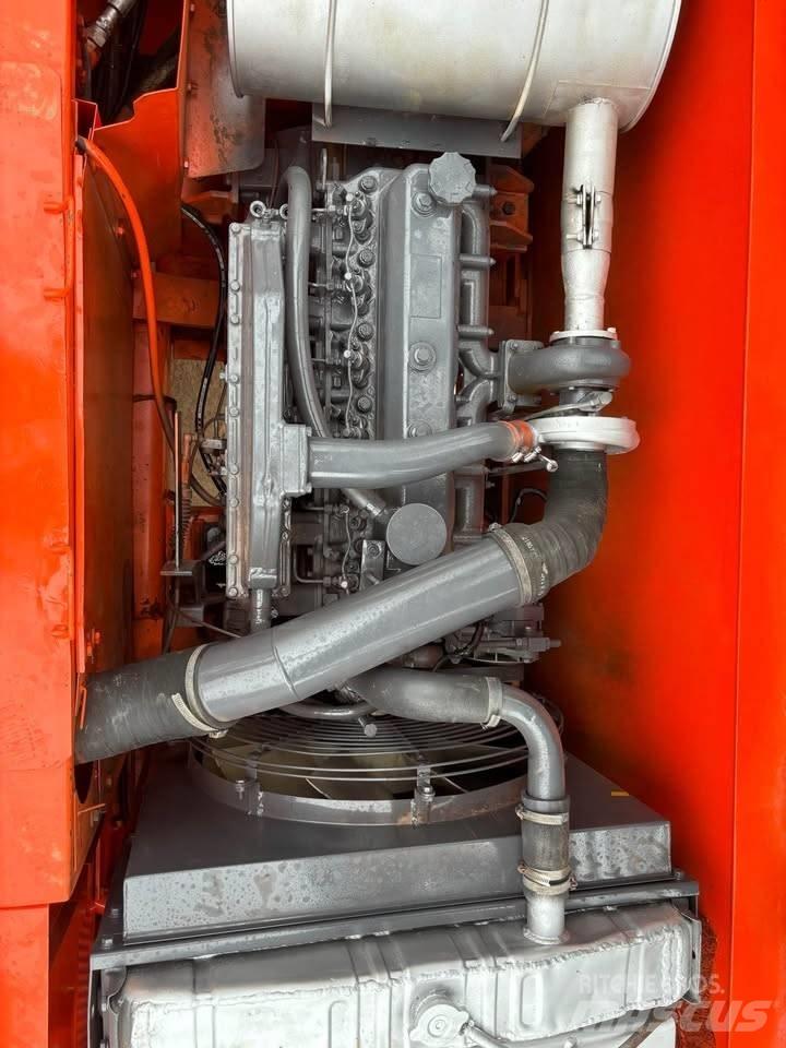 Doosan DX 225 LCA 履带挖掘机