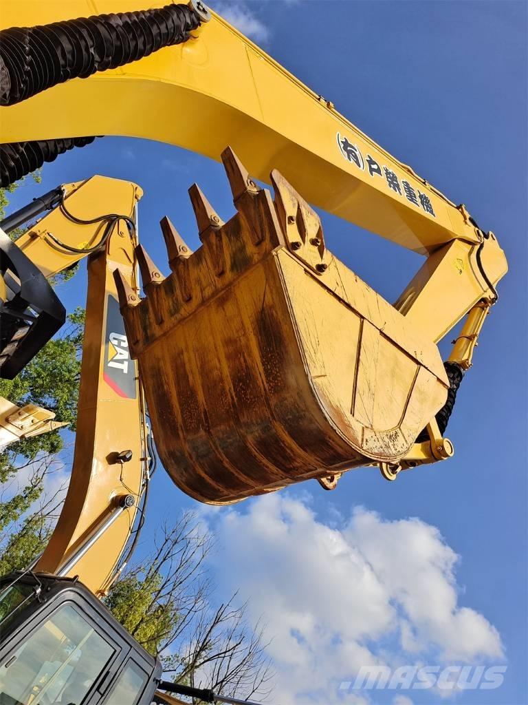 Komatsu PC 200 履带挖掘机