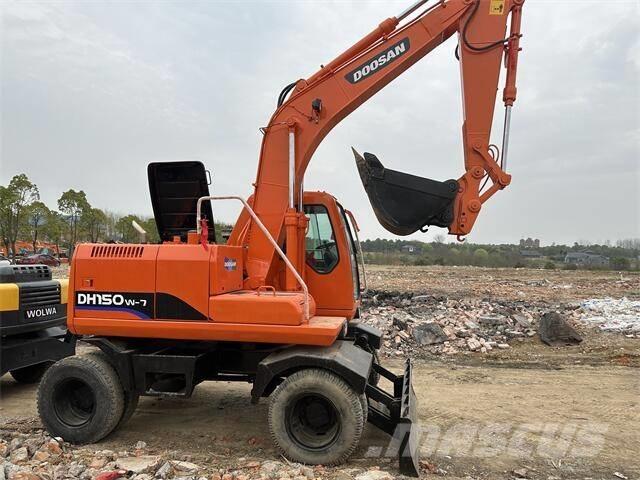 Doosan DH150W 轮式挖掘机