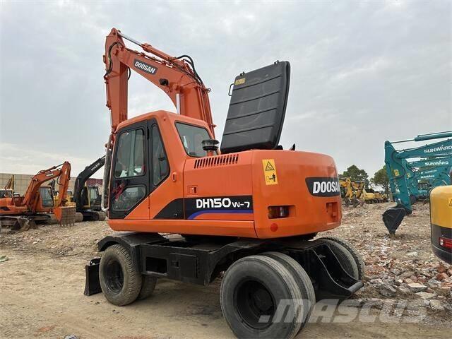 Doosan DH150W 轮式挖掘机