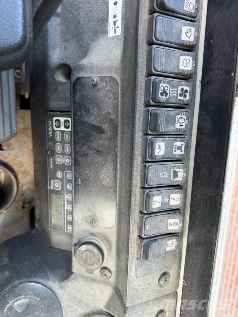 Takeuchi TB 230 小型挖掘机