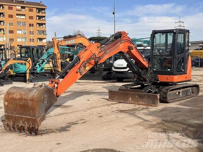 Hitachi ZX65USB 小型挖掘机