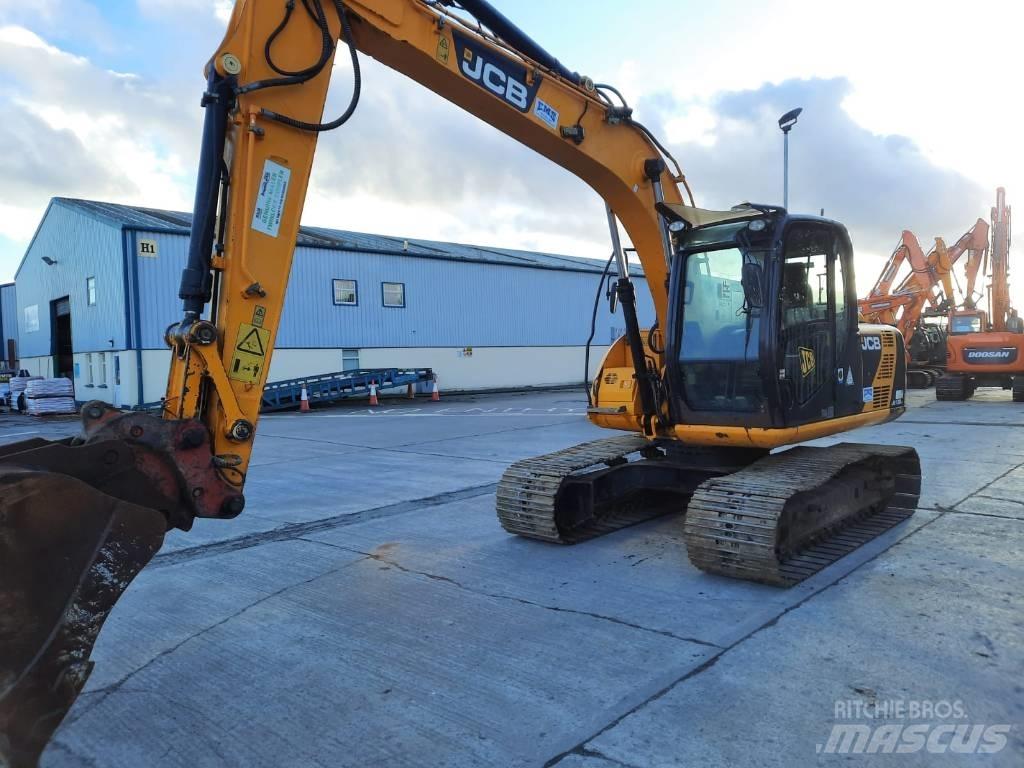 JCB JS 130 LC 履带挖掘机