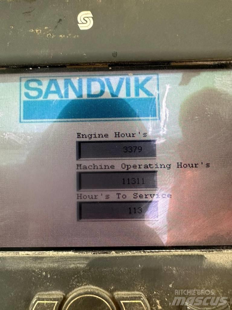 Sandvik QJ 341 移动式破碎机