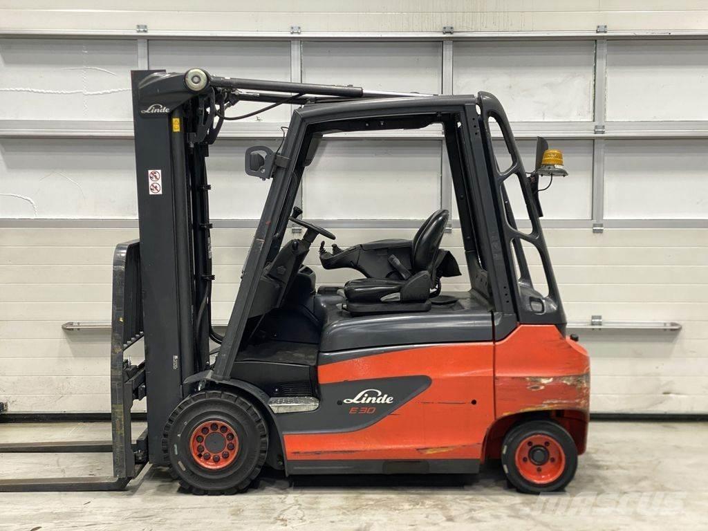 Linde E30-01 电动叉车