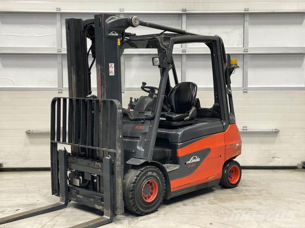 Linde E30-01 电动叉车