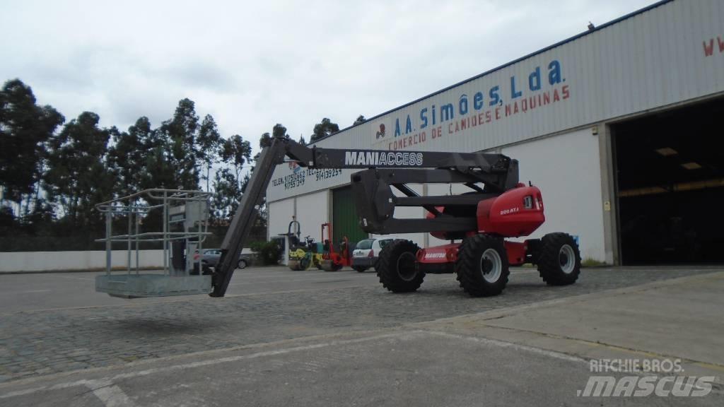 Manitou 200 ATJ 曲臂高空工作平台