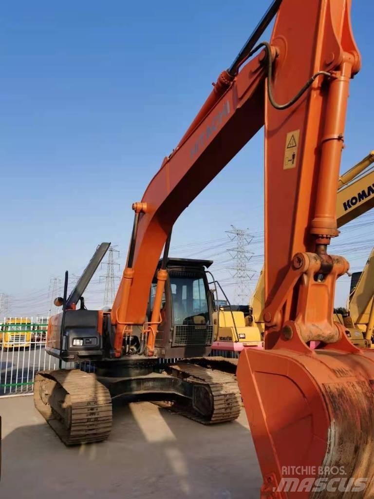 Hitachi ZX 210 履带挖掘机