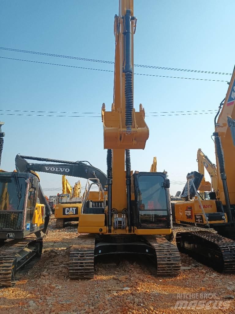 CAT CAT320GC 中型挖掘机