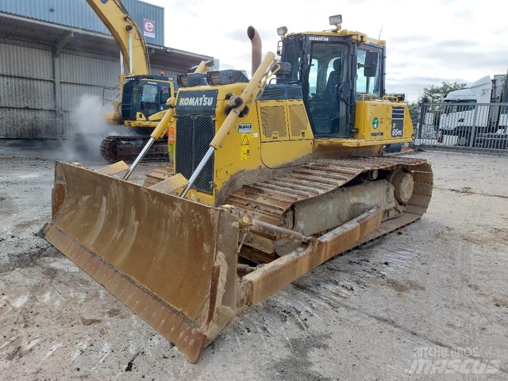 Komatsu D65PX-18 履带式推土机