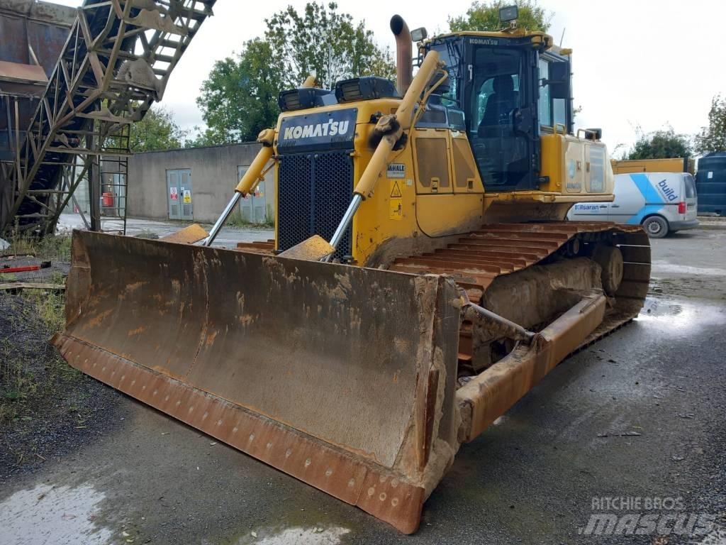 Komatsu D65PX-18 履带式推土机