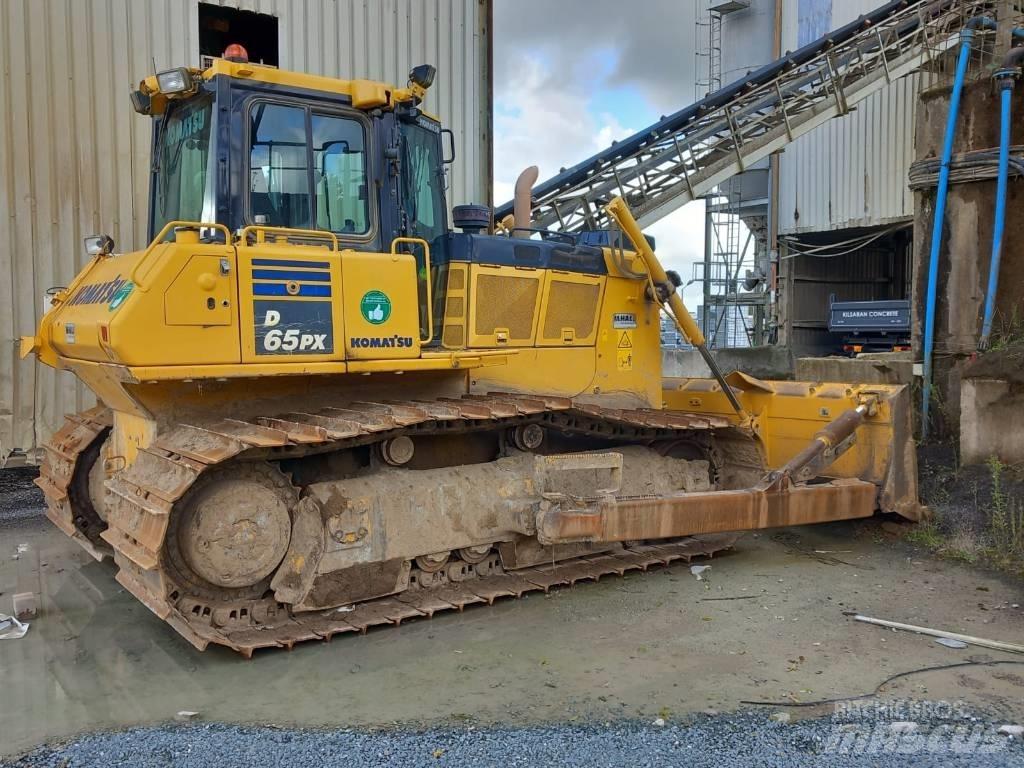Komatsu D65PX-18 履带式推土机