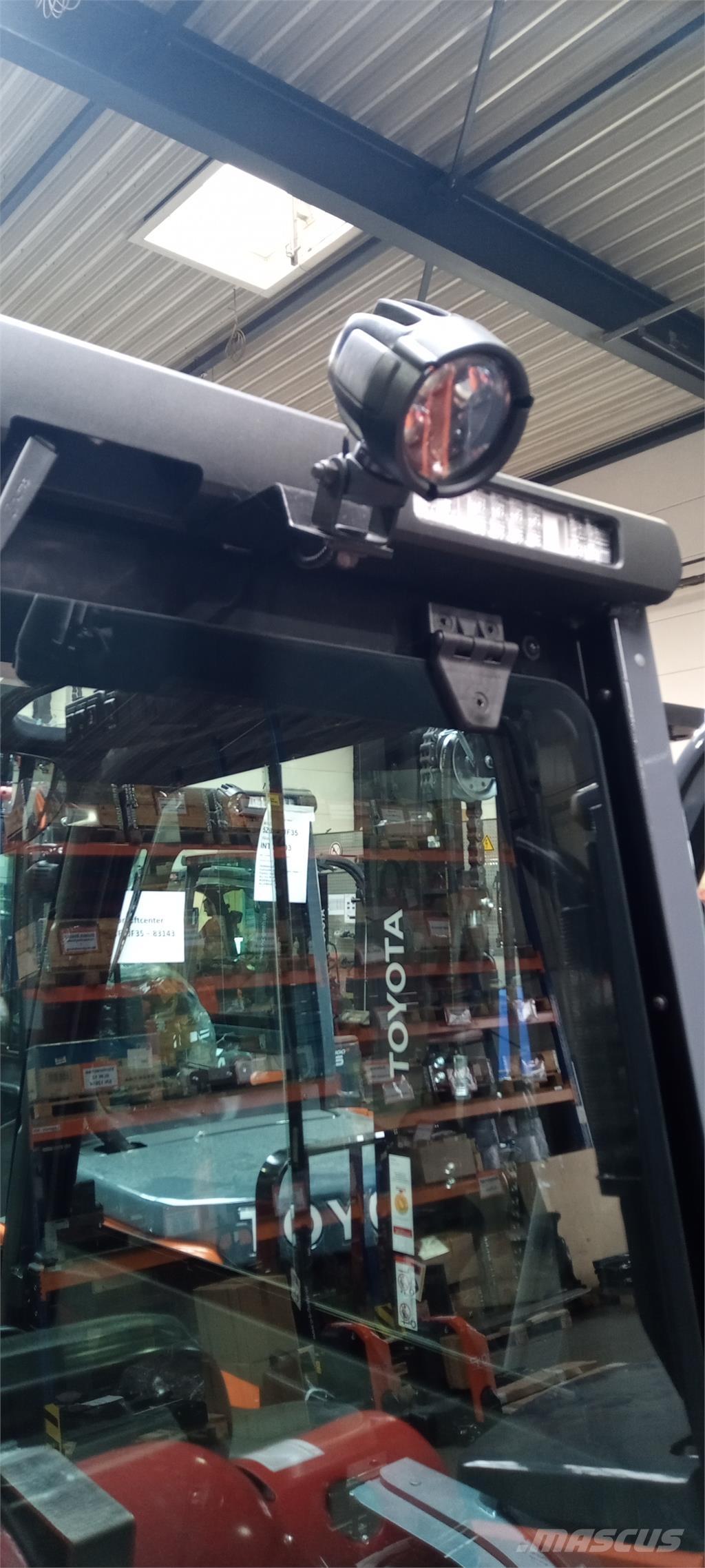 Toyota 02-8FGF25 天然气叉车