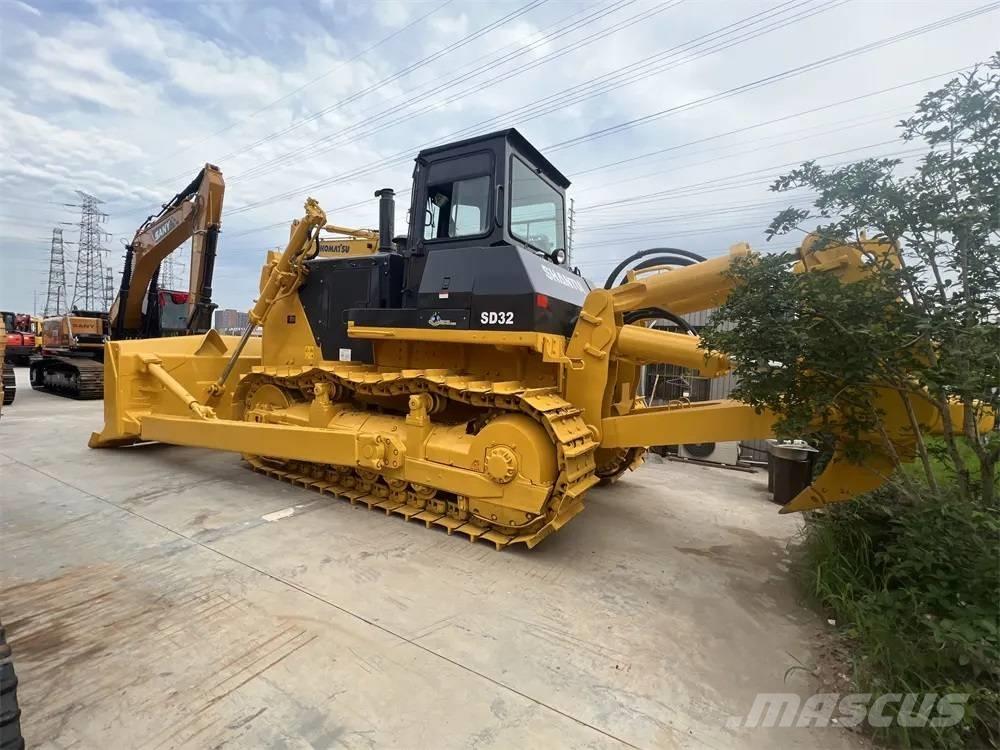 Shantui SD32 履带式推土机
