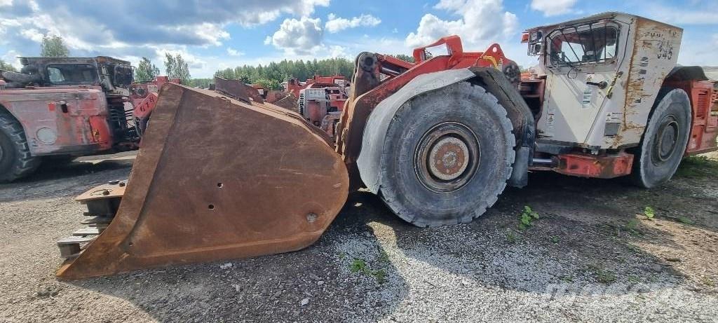 Sandvik LH 410 地下装载机