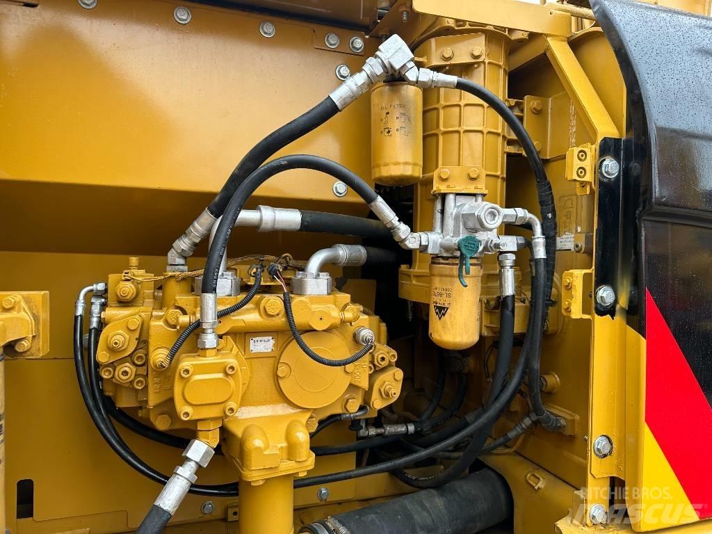 CAT 320 履带挖掘机