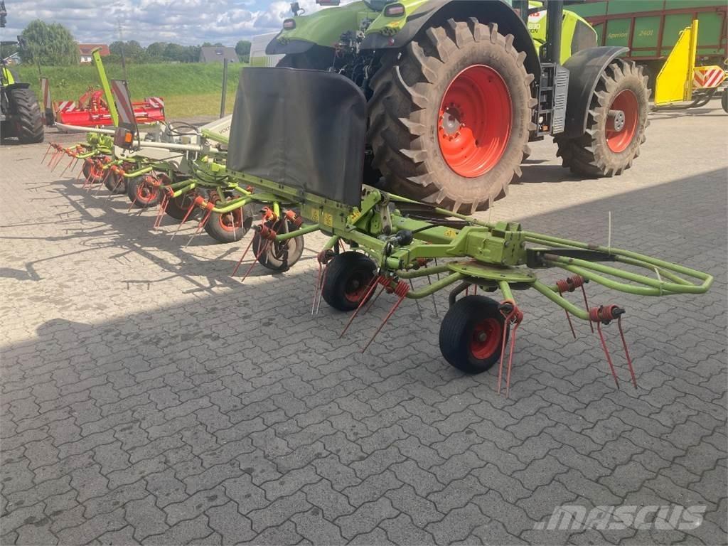 CLAAS Volto 900 犁耙和摊草机
