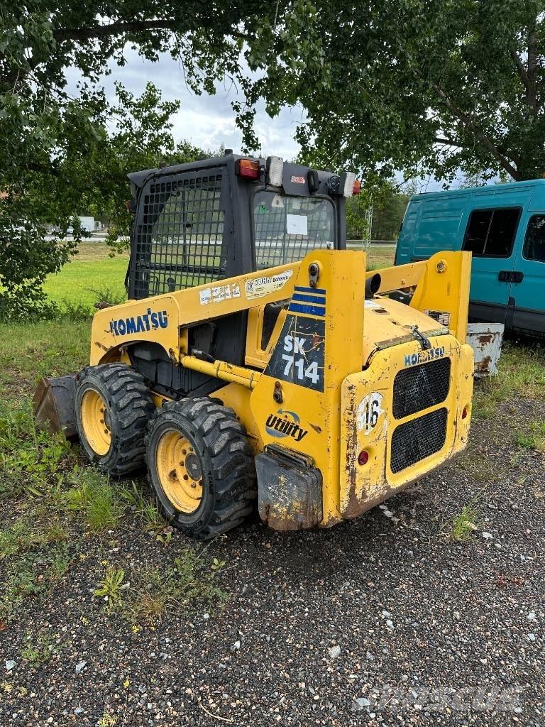 Komatsu SK 714 滑移装载机