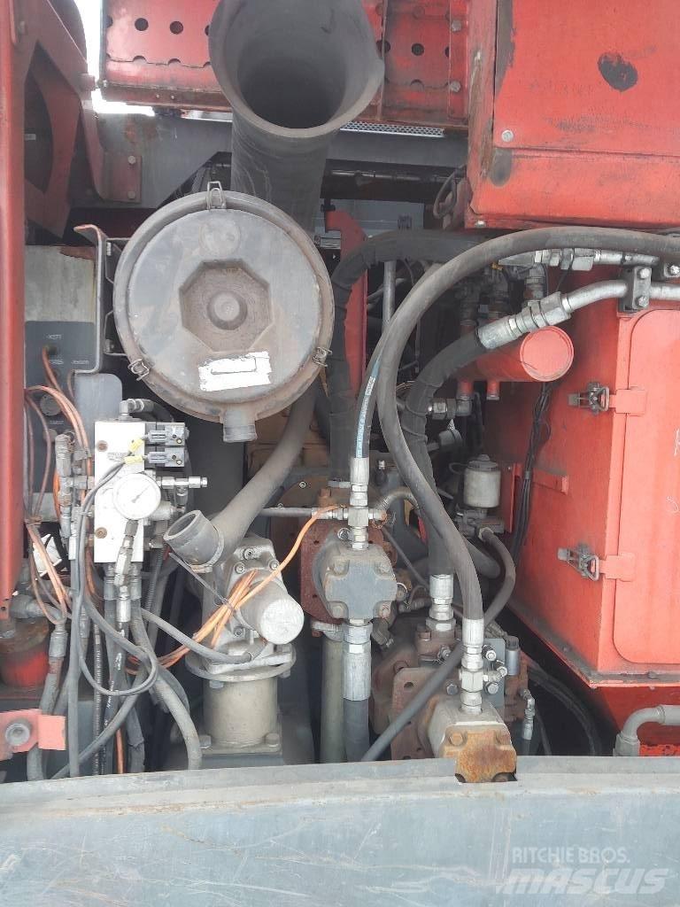 Sandvik DP 1500 i 钻孔机