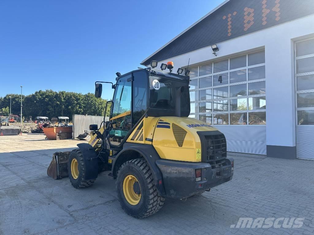 Komatsu WA 80-6 轮式装载机