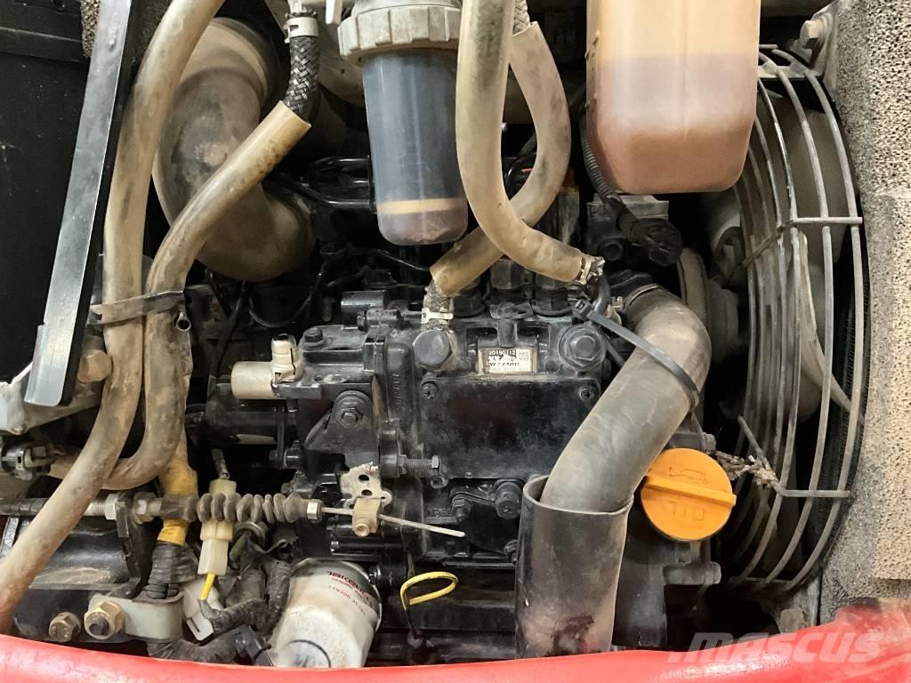 Takeuchi TB 215 R 小型挖掘机