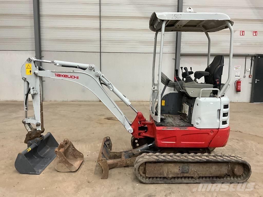 Takeuchi TB 215 R 小型挖掘机