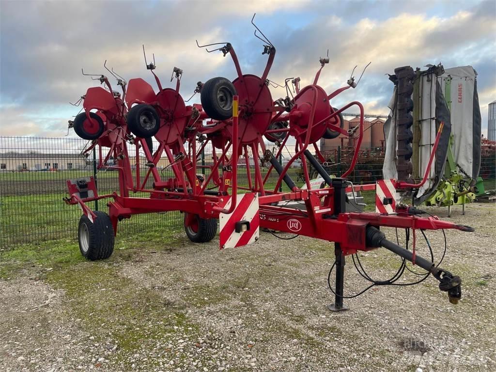 Lely Lotus 1020 S 犁耙和摊草机