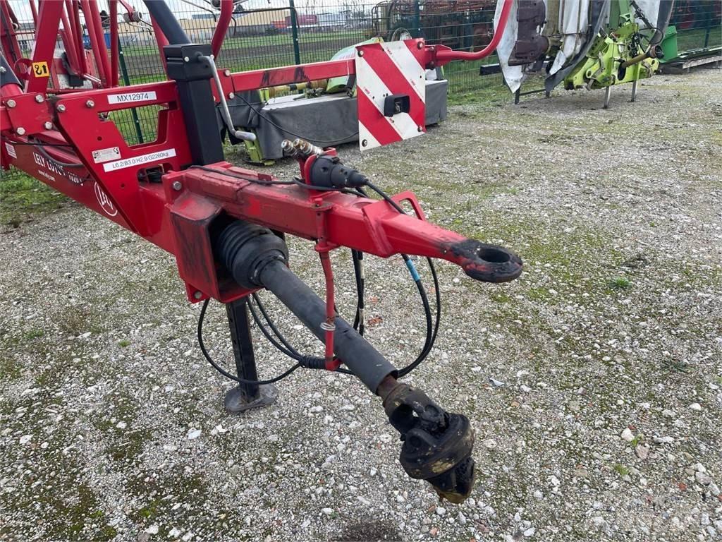 Lely Lotus 1020 S 犁耙和摊草机