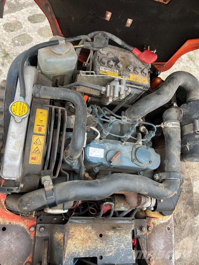 Kubota U10-3 小型挖掘机