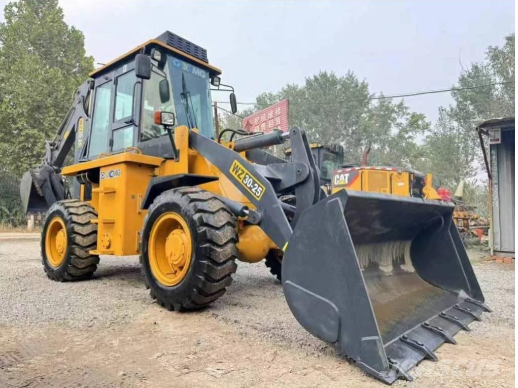 XCMG WZ 30-25 反铲装载机