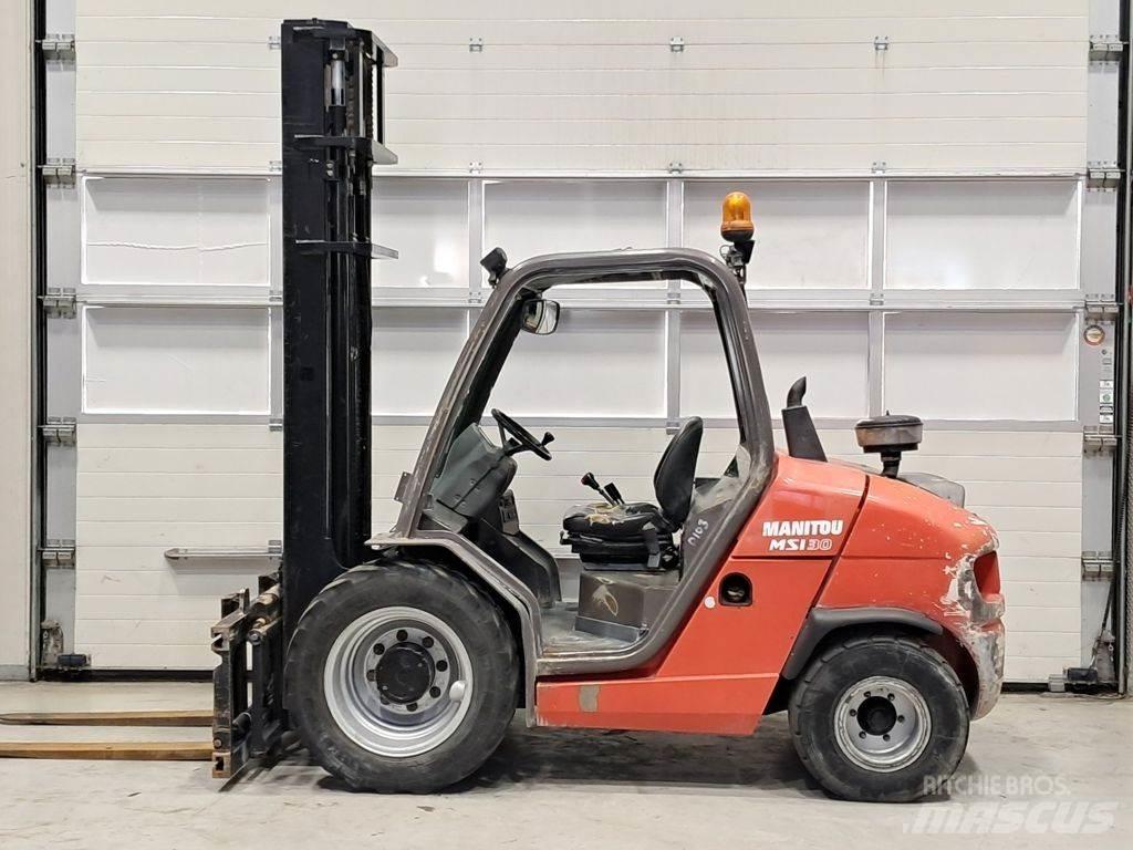 Manitou MSI30D 越野叉车|叉装车