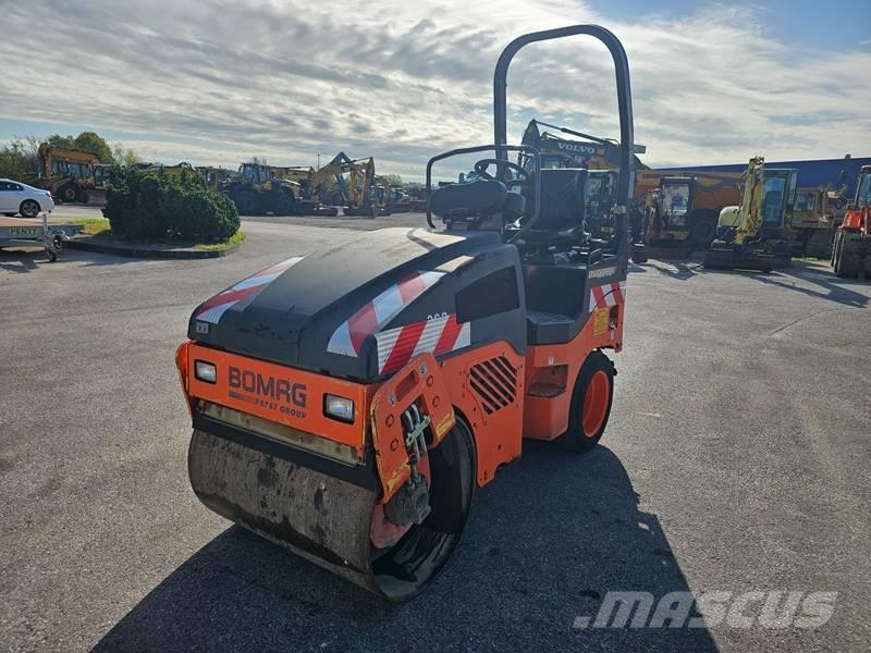 Bomag BW 100 AC-4 复合式压路机