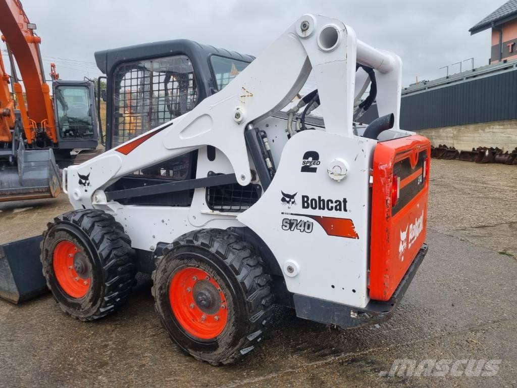 Bobcat S740 滑移装载机