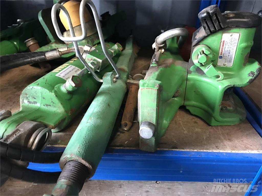 John Deere 6215R 拖拉机/农用车
