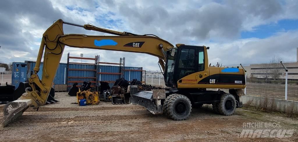 CAT M 322 C HCR 轮式挖掘机