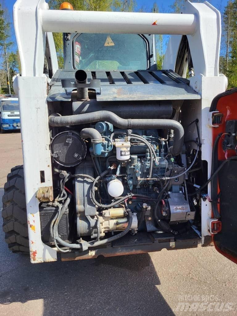 Bobcat A 300 滑移装载机