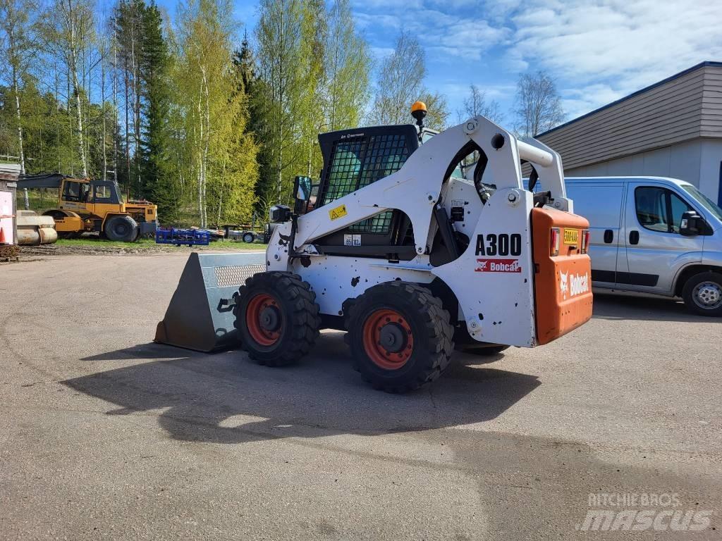 Bobcat A 300 滑移装载机