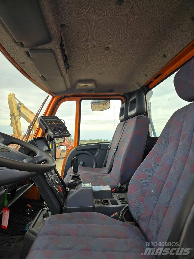 Unimog U300 全地形车
